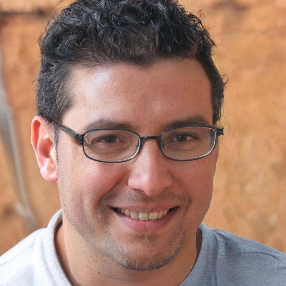 Professional headshot of Minh Duc Tran